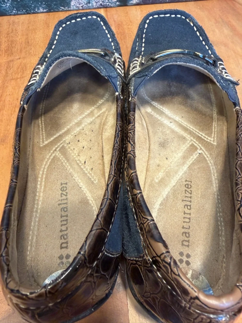 Classic Old Money Naturalizer Navy Suede Loafers Gold Bit‎ 7.5 (GUC)